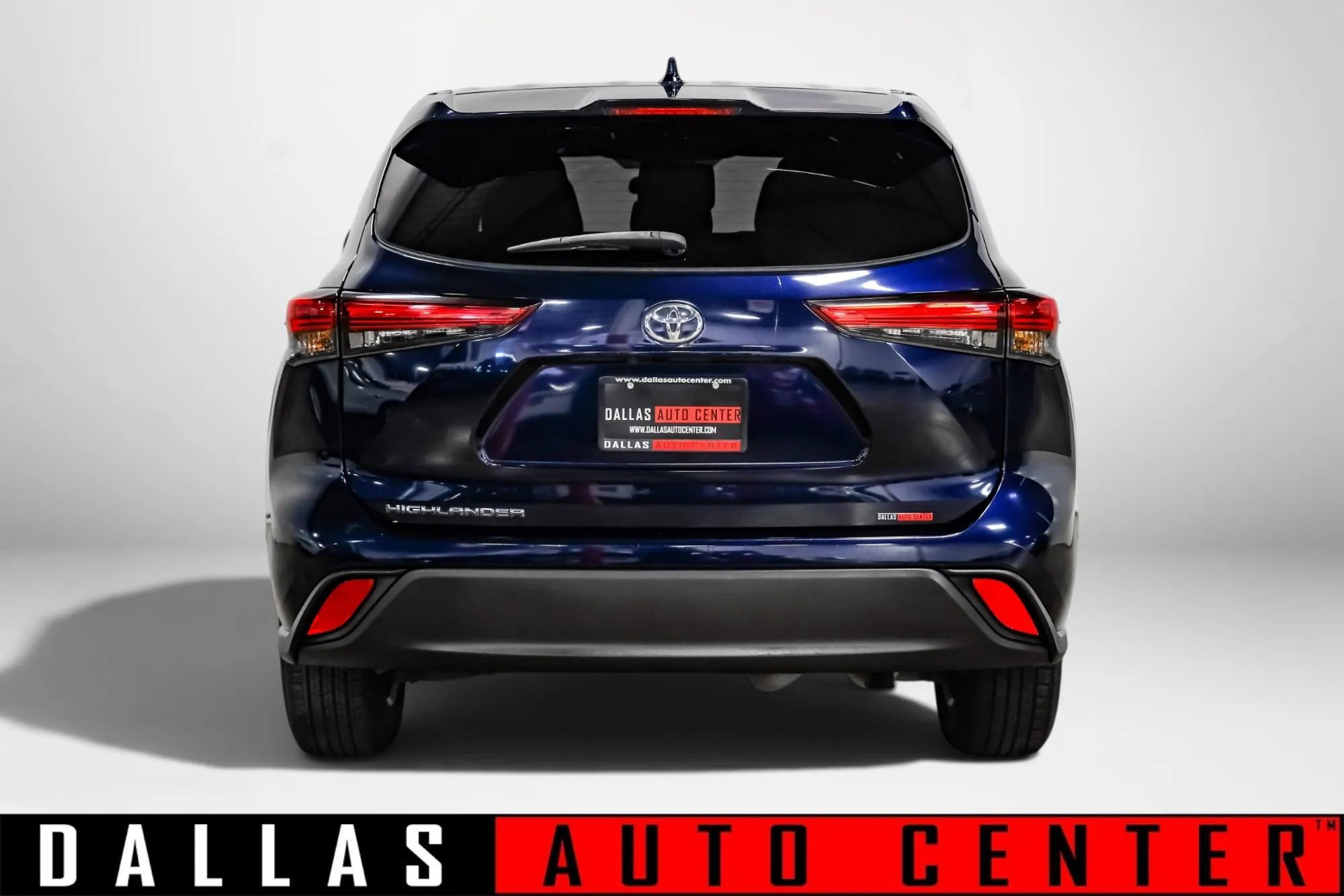 Used 2020 Toyota Highlander L FWD image 5
