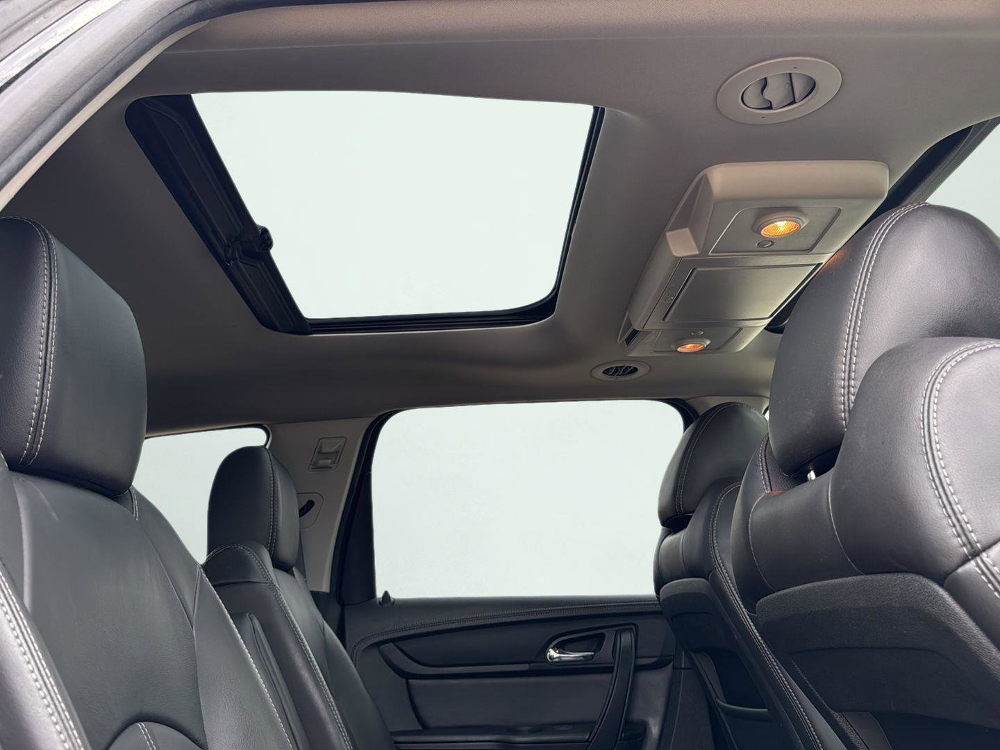 Used 2015 Chevrolet Traverse LT image 26