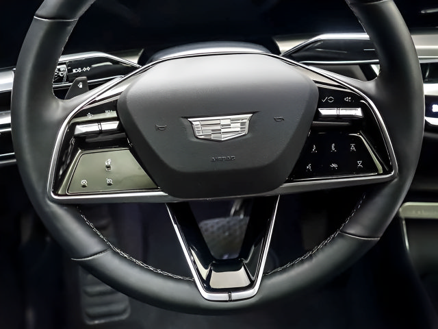 Used 2024 Cadillac Lyriq Luxury AWD/4WD image 15