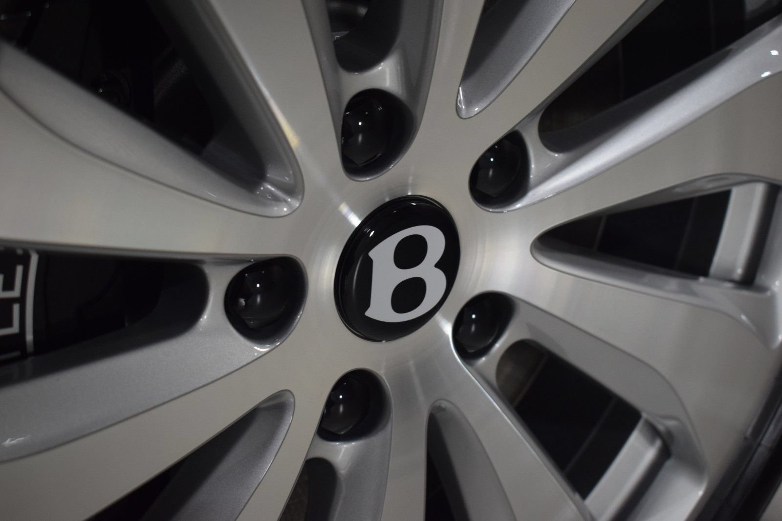 New 2026 Bentley Flying Spur Plug-In Hybrid AWD/4WD image 19