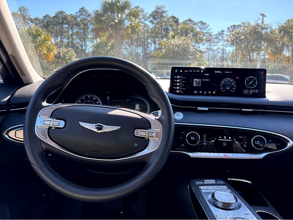 Used 2025 Genesis GV70 2.5T image 4