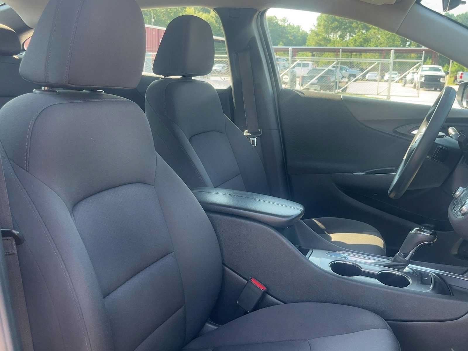 Used 2020 Chevrolet Malibu LT FWD image 35