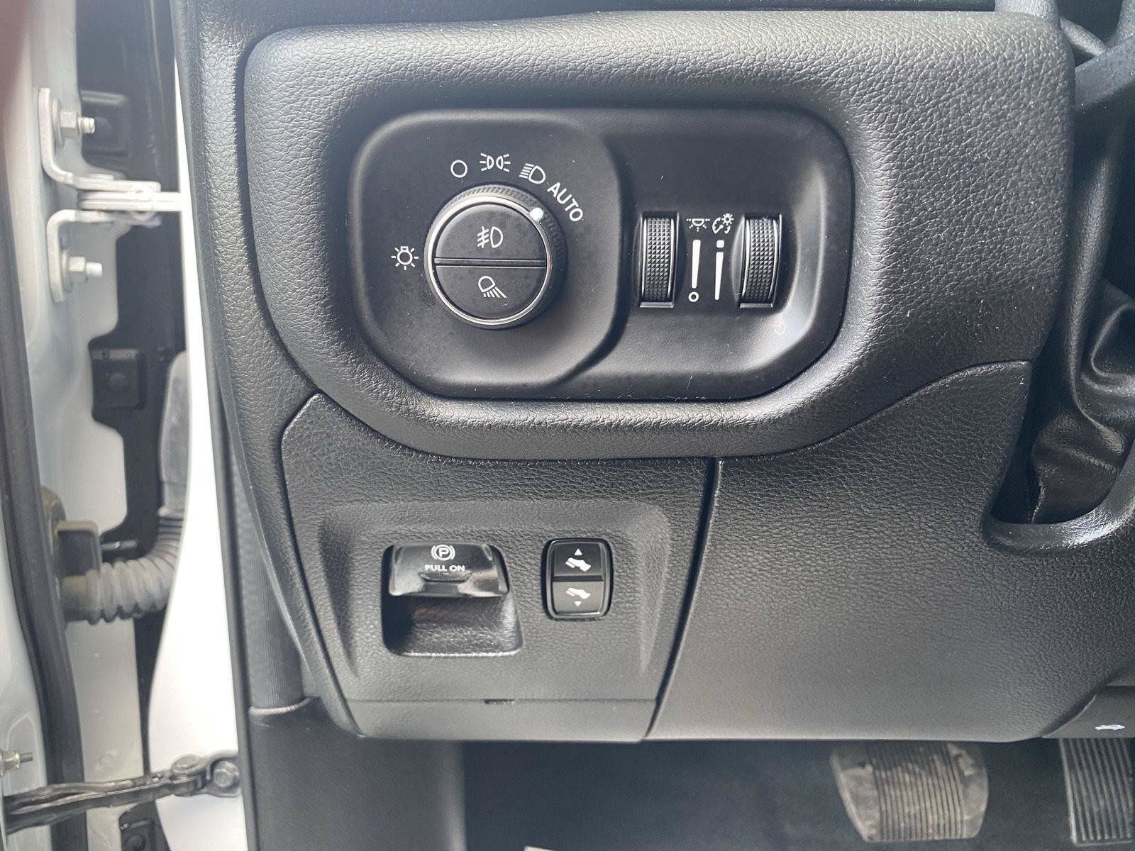 Used 2023 RAM 1500 Laramie AWD/4WD image 17