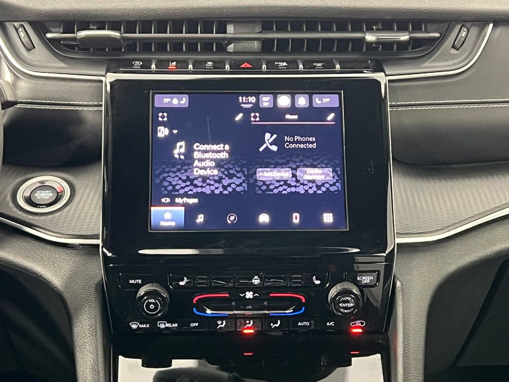 Used 2023 Jeep Grand Cherokee L Laredo image 33