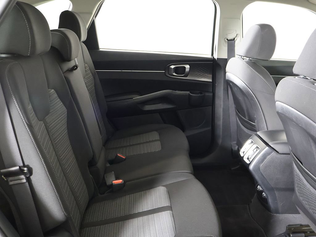 Used 2022 Kia Sorento LX image 30