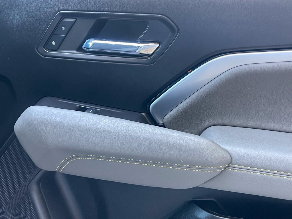 Used 2024 Chevrolet Colorado ZR2 w/ Safety Package AWD/4WD image 17