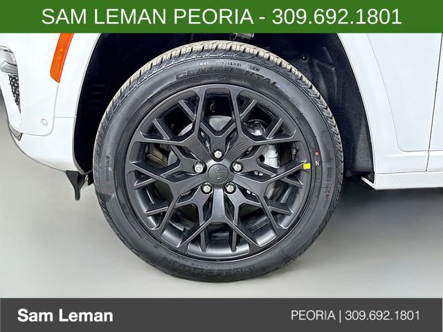 New 2025 Jeep Grand Cherokee Summit w/ Obsidian Package image 31