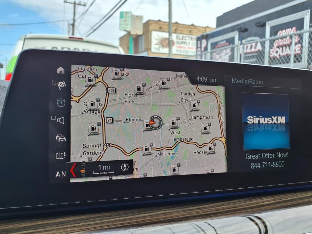 Used 2019 BMW M550i xDrive image 13