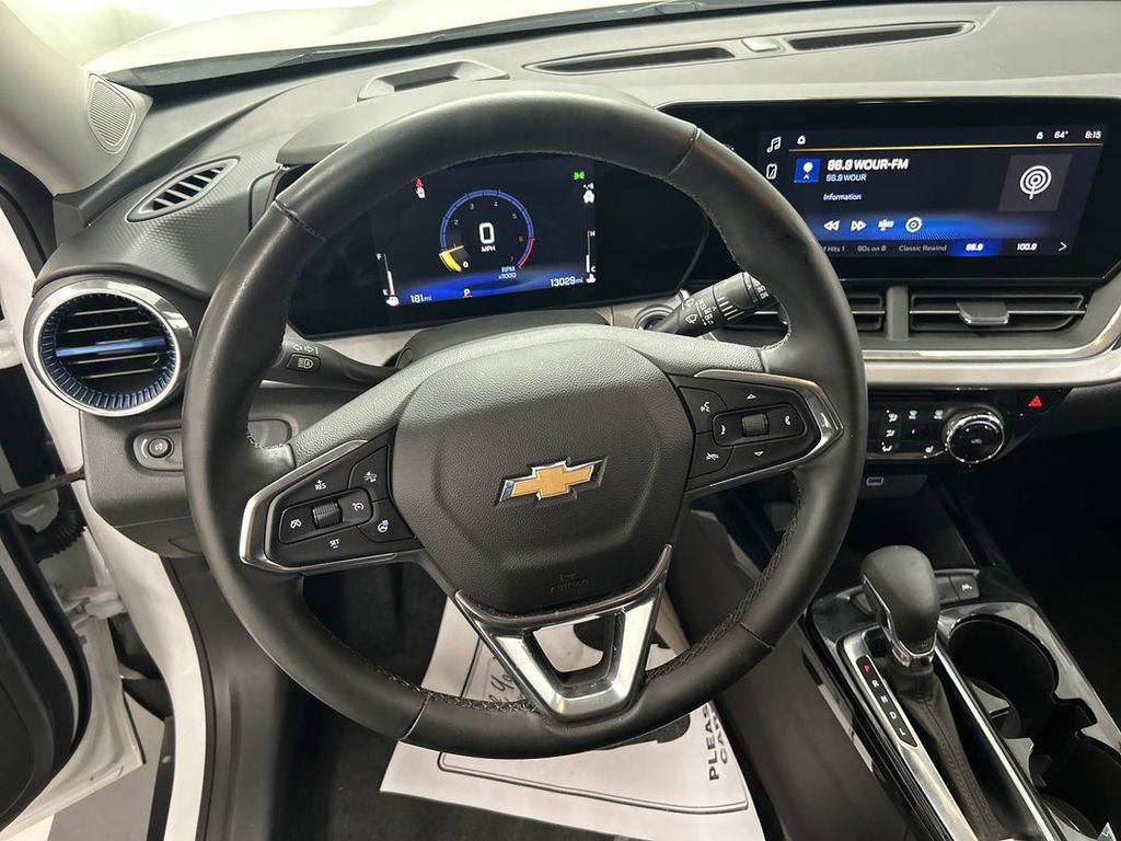 Certified 2024 Chevrolet Trax LT w/ Driver Confidence Package image 4