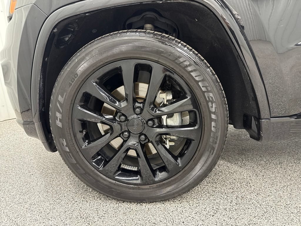 Used 2021 Jeep Grand Cherokee Laredo X RWD image 9
