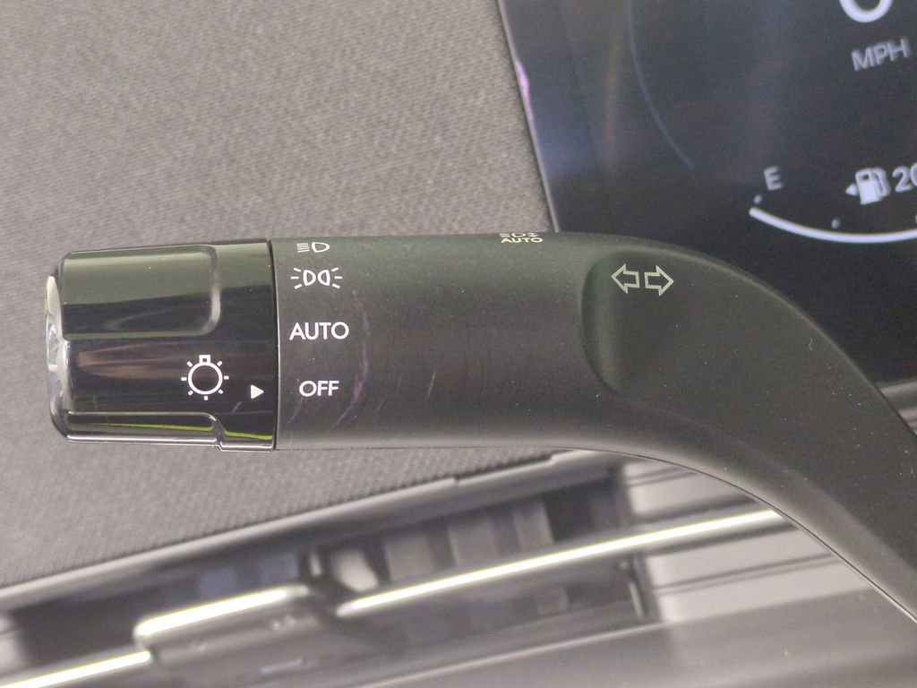 Certified 2025 Hyundai Kona SEL image 29