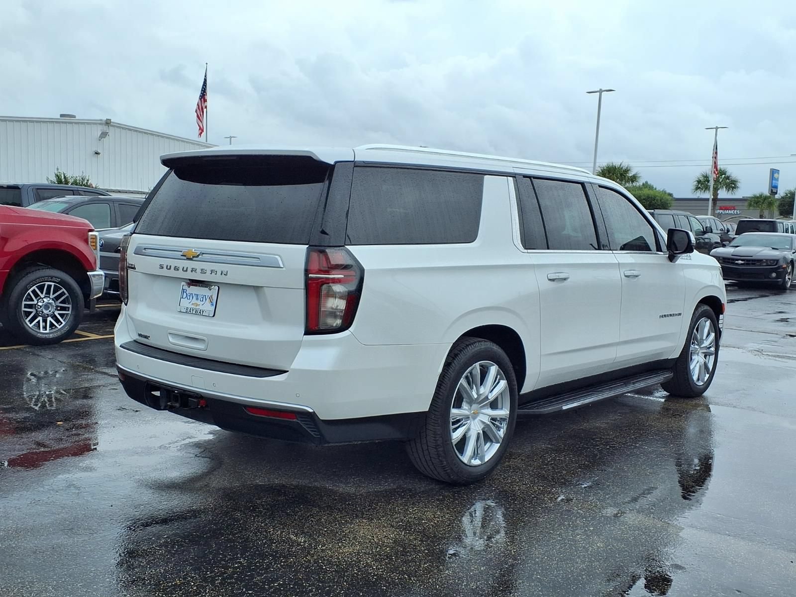 Used 2023 Chevrolet Suburban High Country w/ Max Trailering Package AWD/4WD image 2