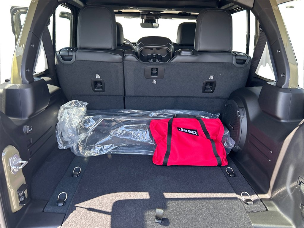 New 2025 Jeep Wrangler Rubicon w/ Technology Group image 13