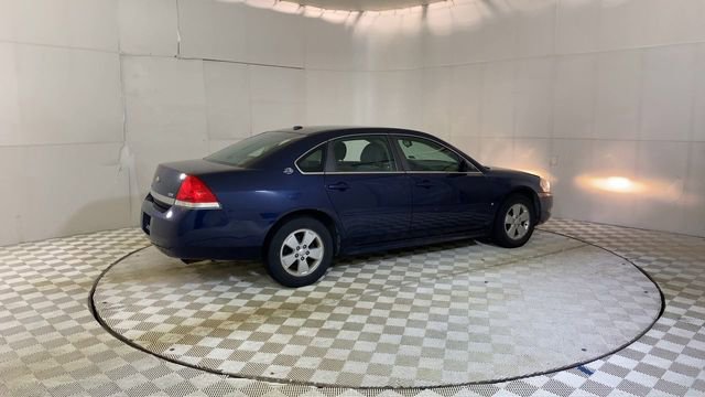 Used 2009 Chevrolet Impala LT FWD image 3