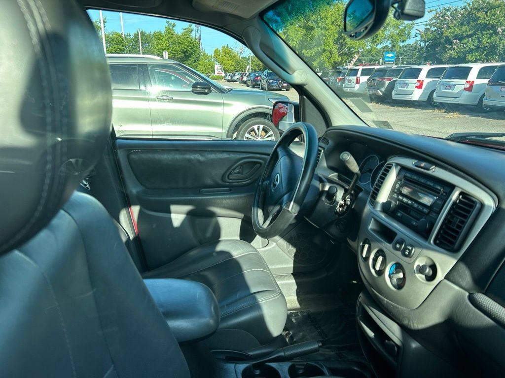 Used 2004 MAZDA Tribute ES w/ Tow Pkg AWD/4WD image 17