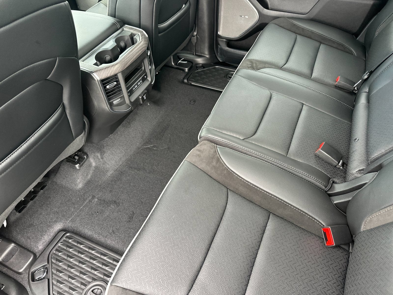 New 2026 RAM 1500 Laramie w/ Night Edition AWD/4WD image 12