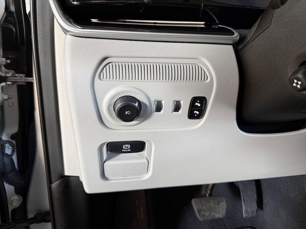 Used 2023 Jeep Wagoneer Base w/ Premium Group I image 24