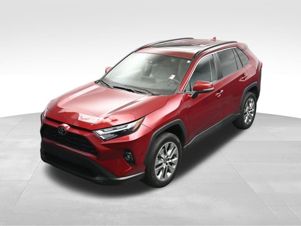 Used 2022 Toyota RAV4 XLE Premium FWD image 18