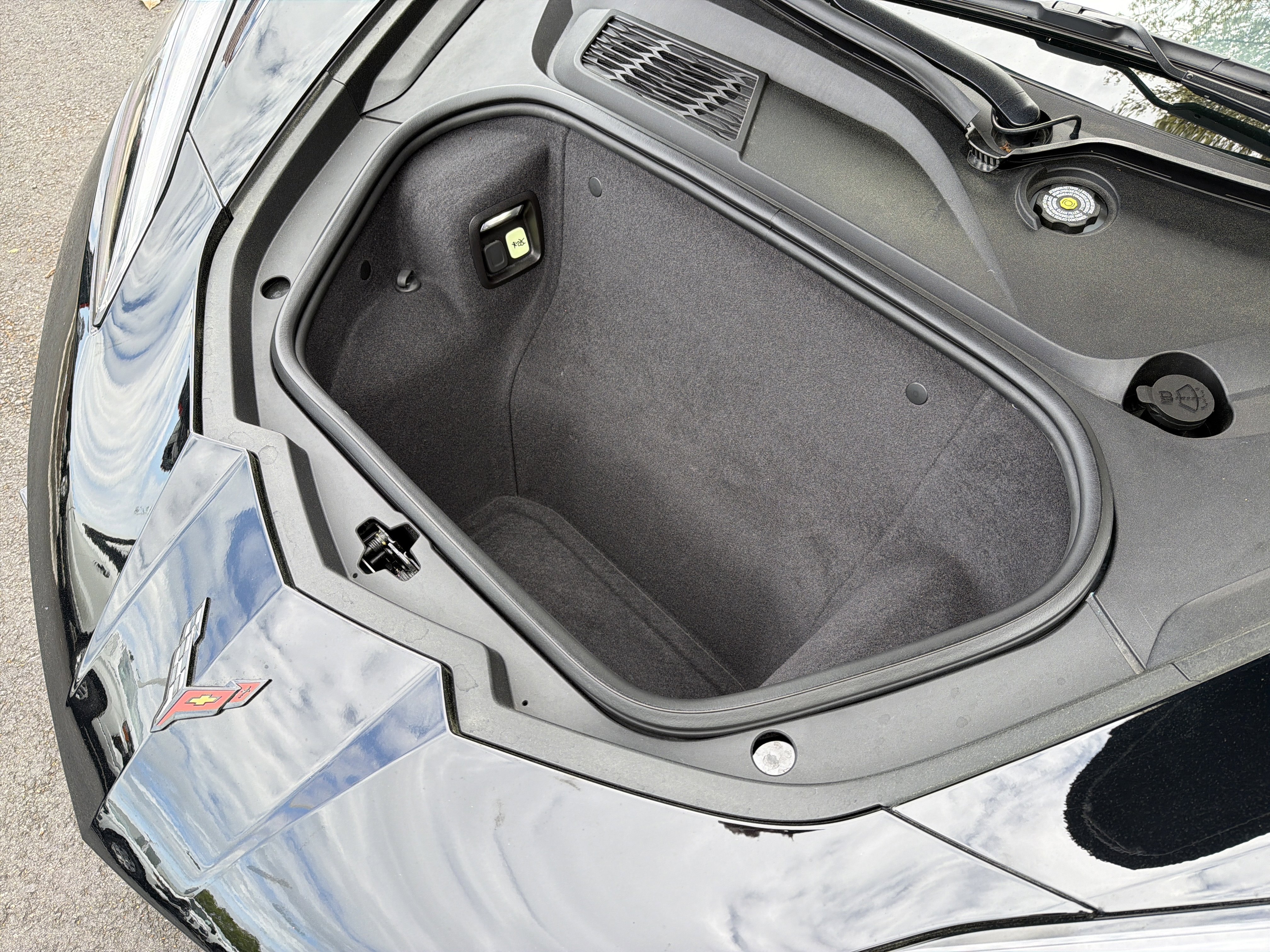 Used 2020 Chevrolet Corvette Stingray Premium Cpe w/ 3LT Preferred Equipment Group image 31