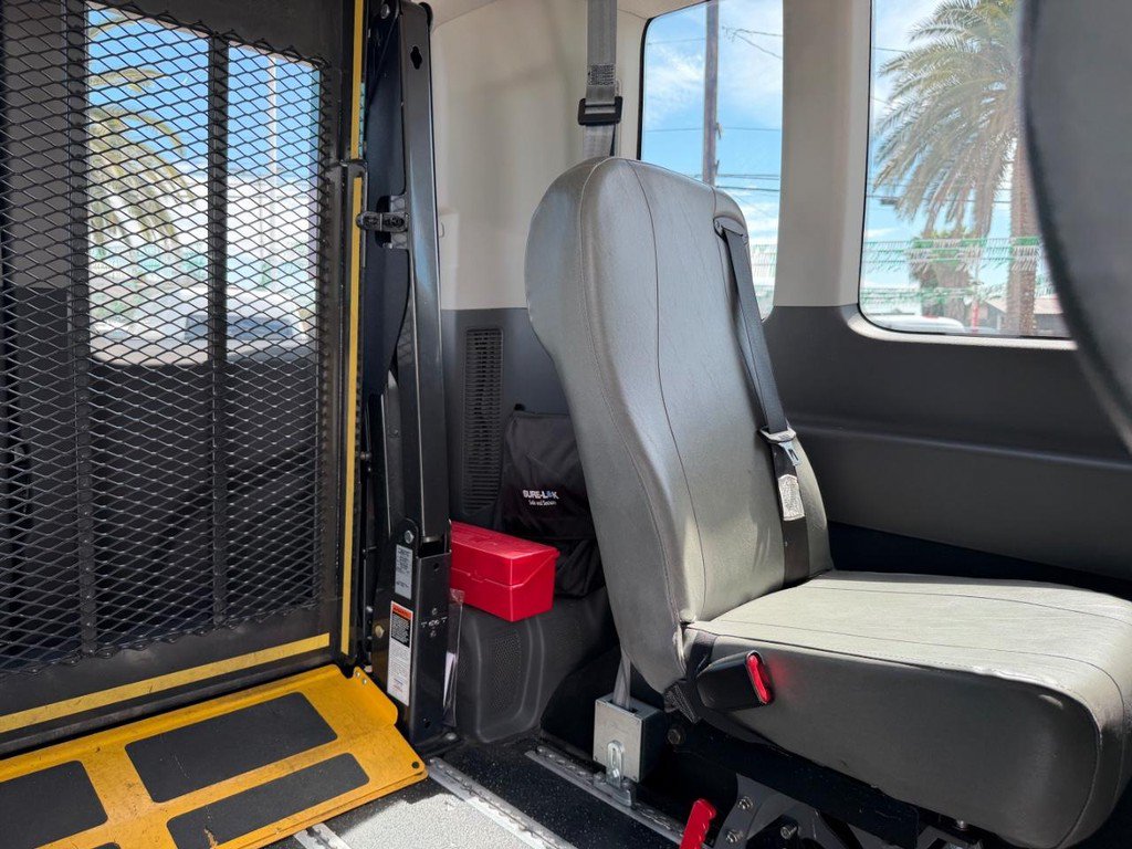 Used 2020 Ford Transit 350 XL RWD image 27