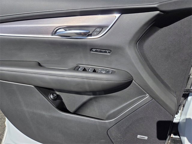New 2025 Cadillac XT6 Luxury image 18
