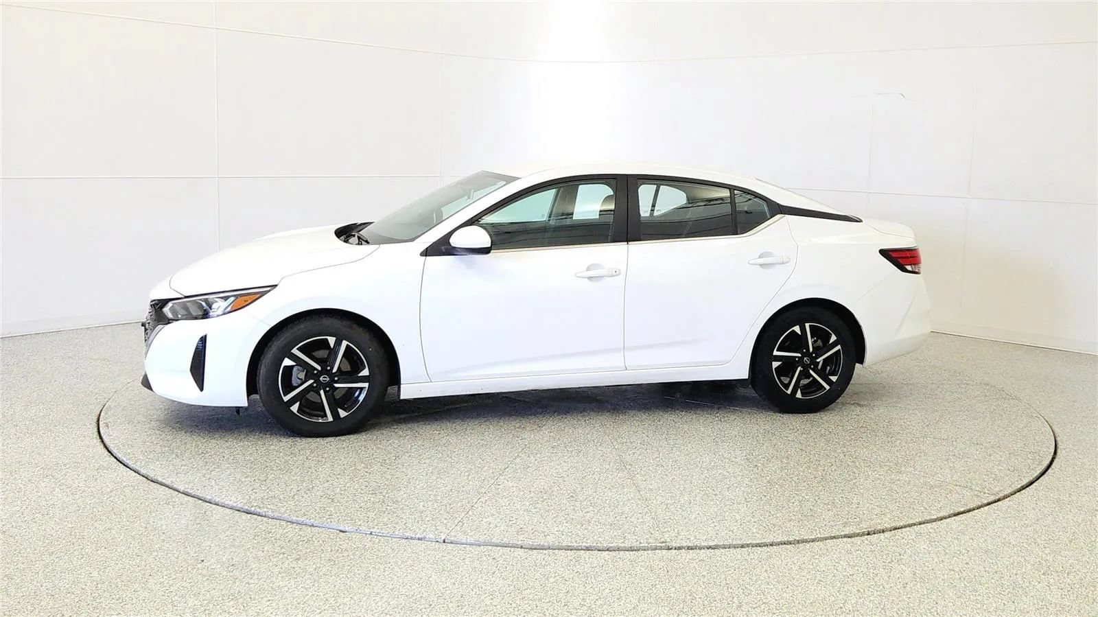 Used 2024 Nissan Sentra SV FWD image 4