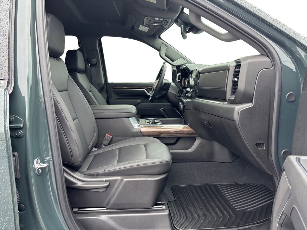 Used 2025 Chevrolet Silverado 2500 LT w/ Safety Package image 22