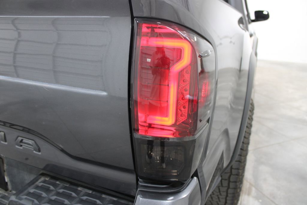 Used 2020 Toyota Tacoma TRD Off-Road w/ TRD Premium Off Road Package image 28