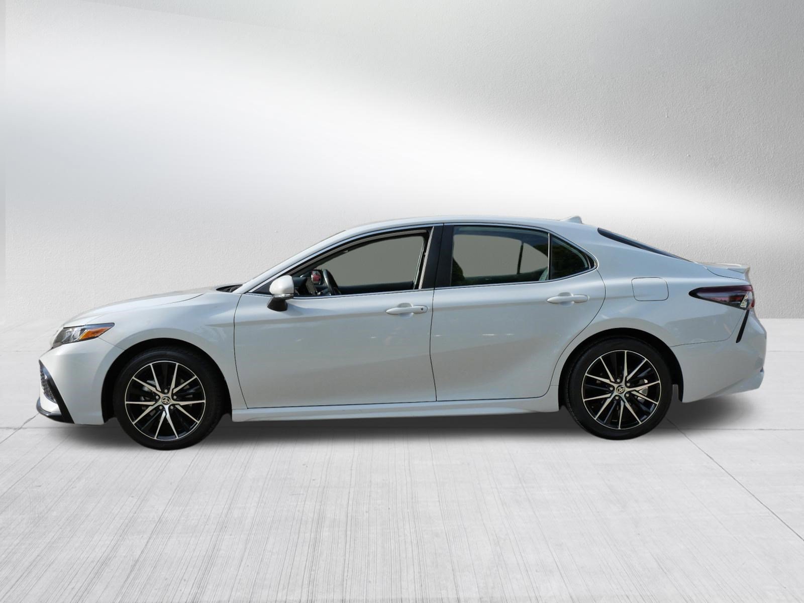 Certified 2024 Toyota Camry SE FWD image 5