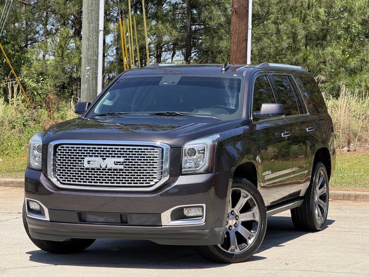 Used 2015 GMC Yukon Denali w/ Premium Package AWD/4WD image 1