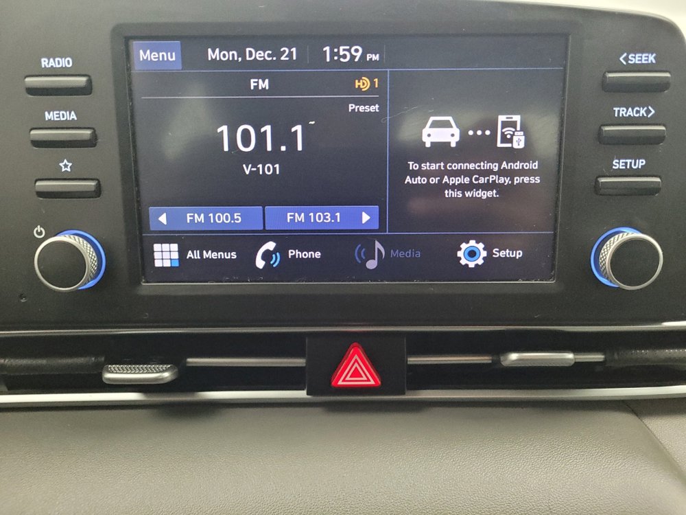 Used 2021 Hyundai Elantra SE image 25