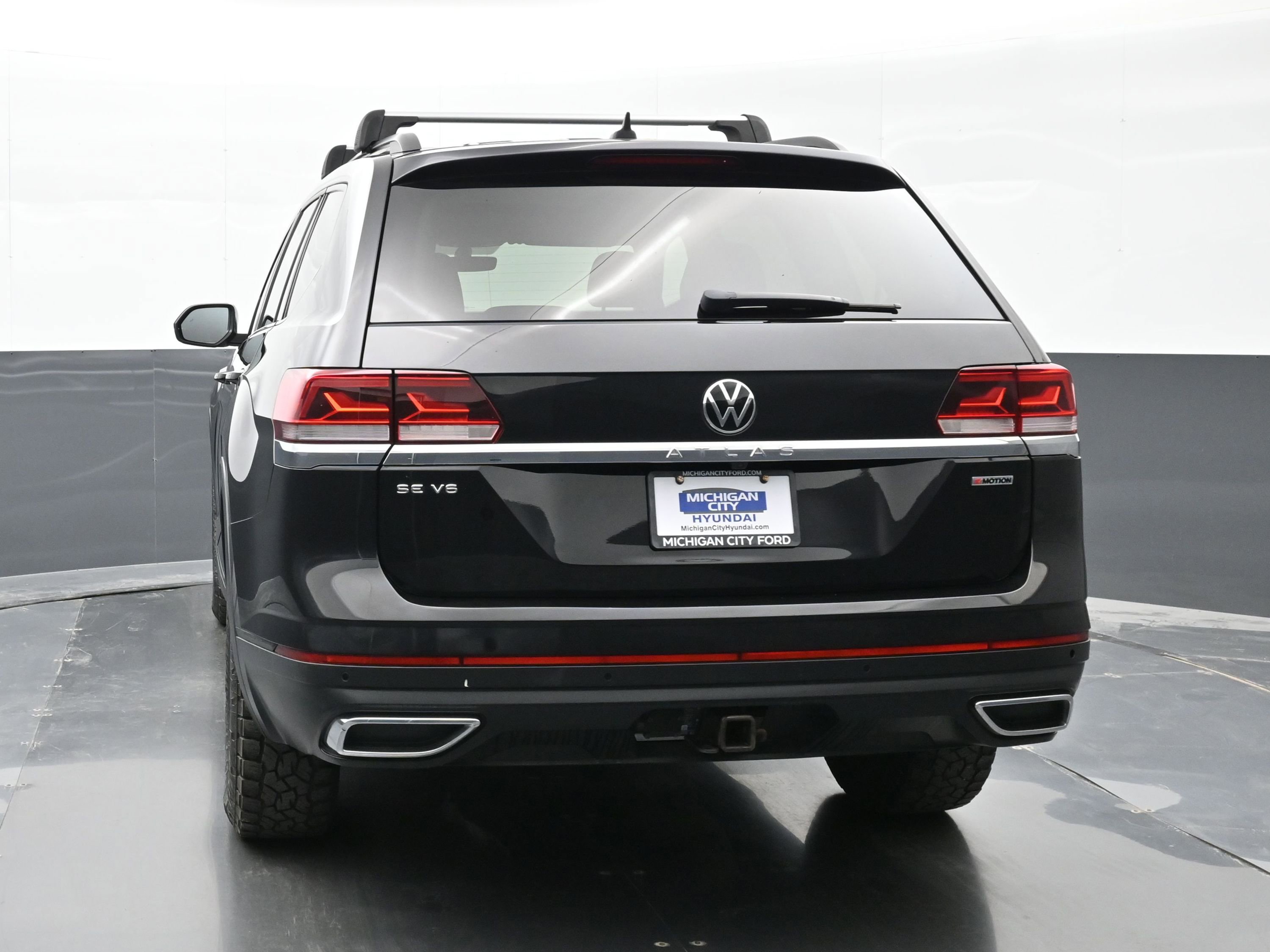 Used 2021 Volkswagen Atlas SE w/ Panoramic Sunroof Package AWD/4WD image 3