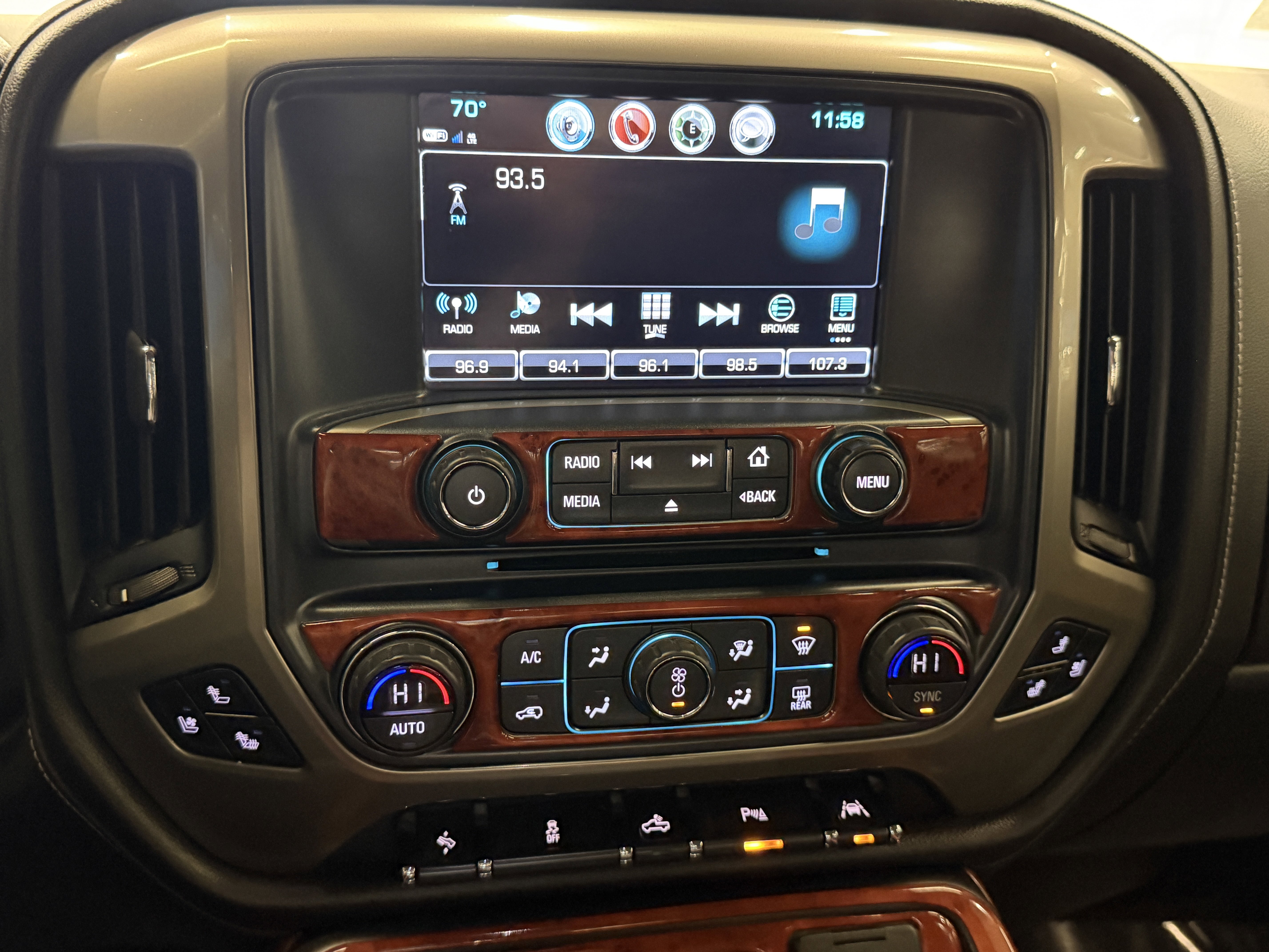 Used 2018 Chevrolet Silverado 1500 High Country image 21