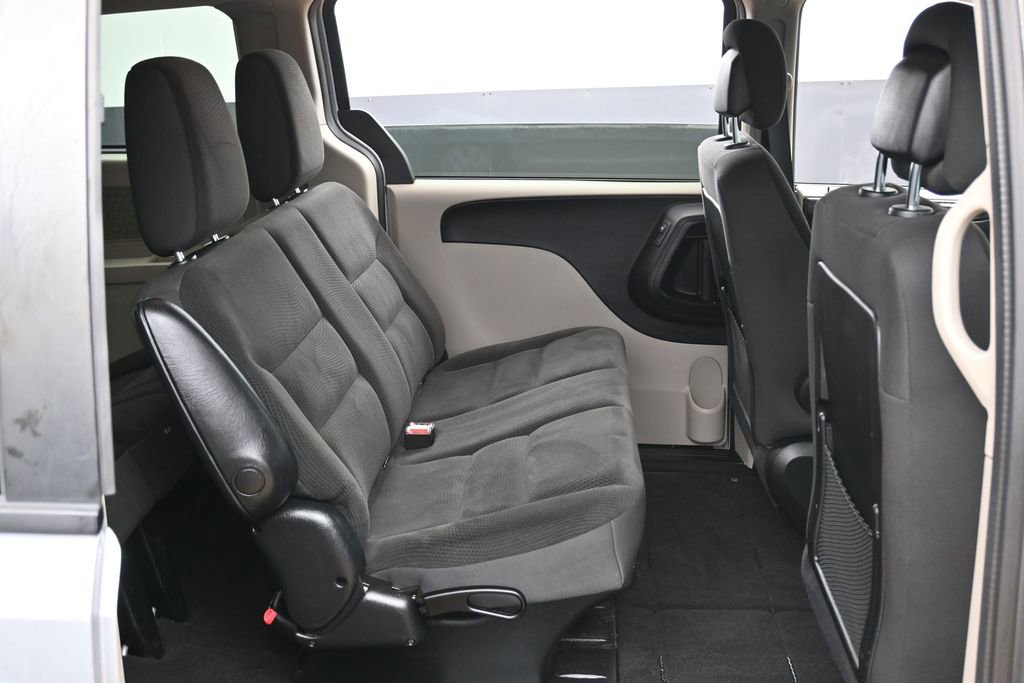 Used 2018 Dodge Grand Caravan SE w/ UConnect Hands-Free Group FWD image 32