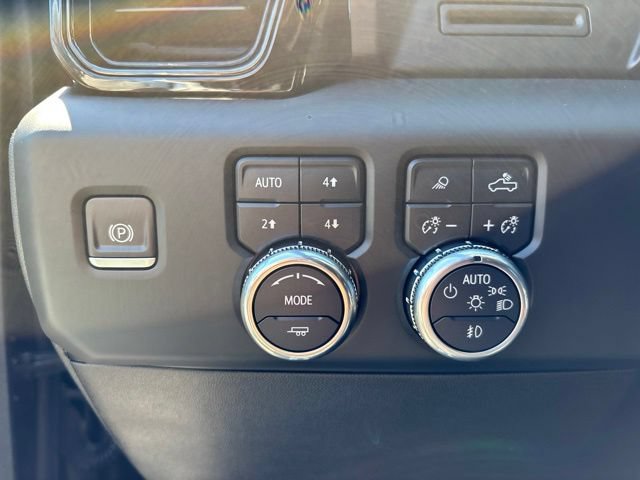 Used 2022 GMC Sierra 1500 AT4 w/ AT4 Premium Package AWD/4WD image 15