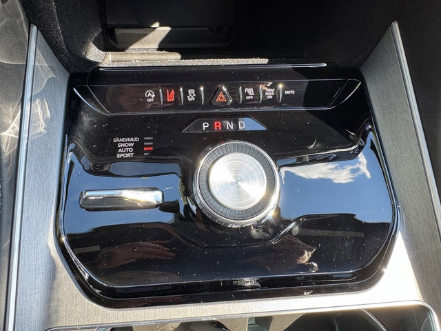 New 2025 Jeep Wagoneer L Series II w/ Premium Group I image 32