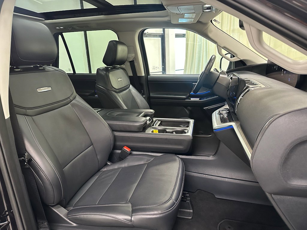 Used 2025 Ford Expedition Platinum image 26