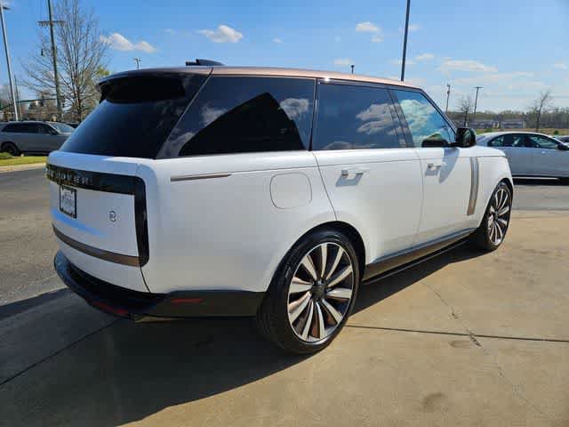 Used 2026 Land Rover Range Rover SV AWD/4WD image 8