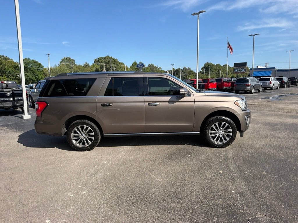 Used 2018 Ford Expedition Max Limited RWD image 2