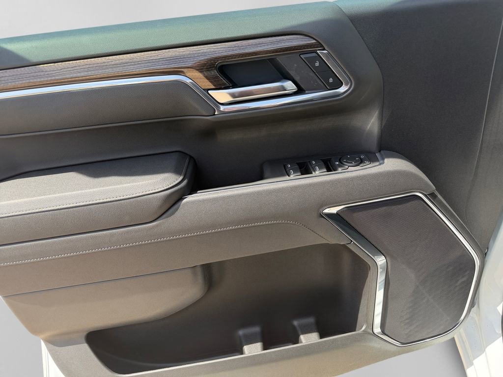 Used 2025 Chevrolet Silverado 1500 LT image 13