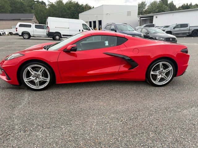 Used 2022 Chevrolet Corvette Stingray Coupe w/ 1LT RWD image 3