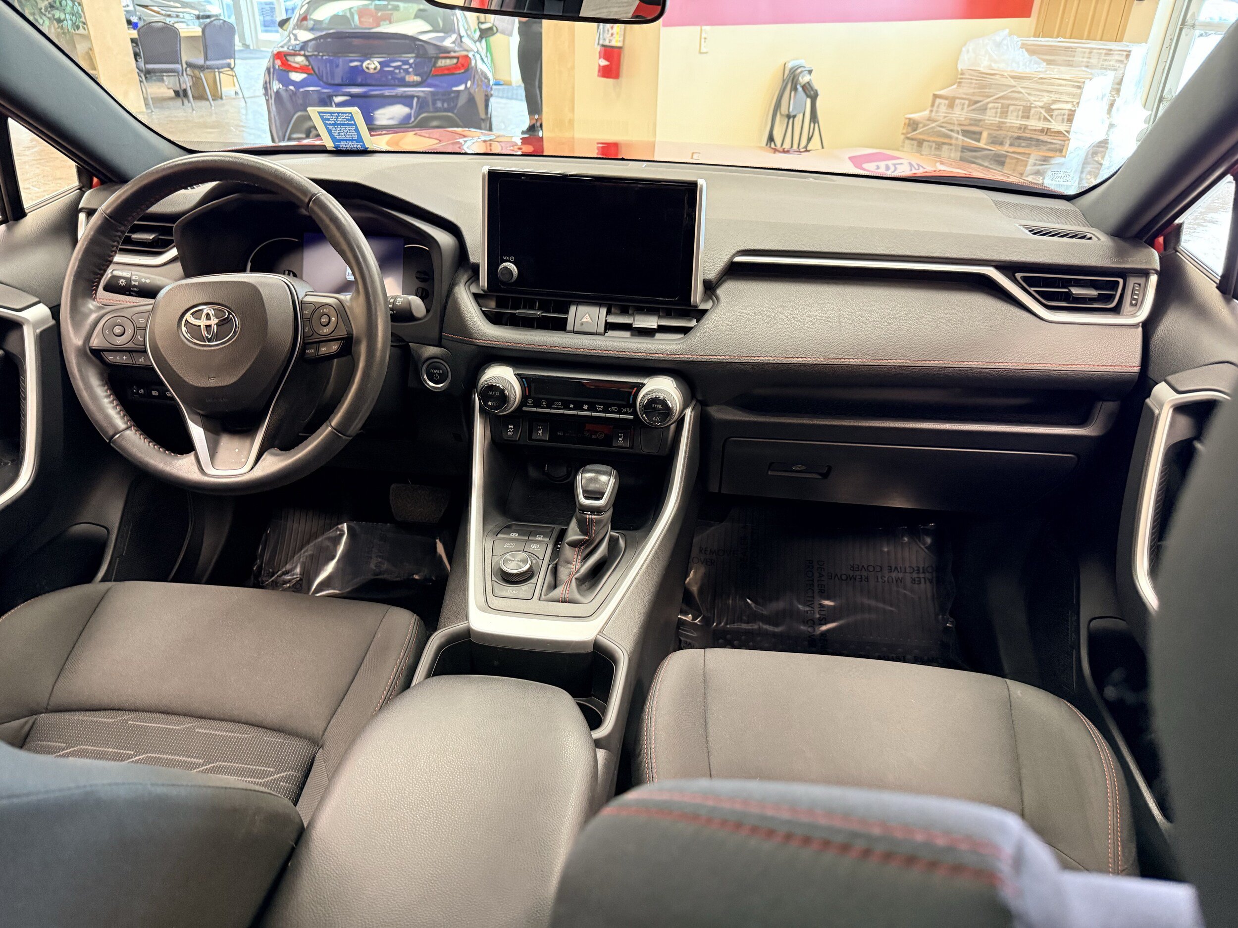 Used 2024 Toyota RAV4 SE w/ Weather & Moonroof Package AWD/4WD image 20
