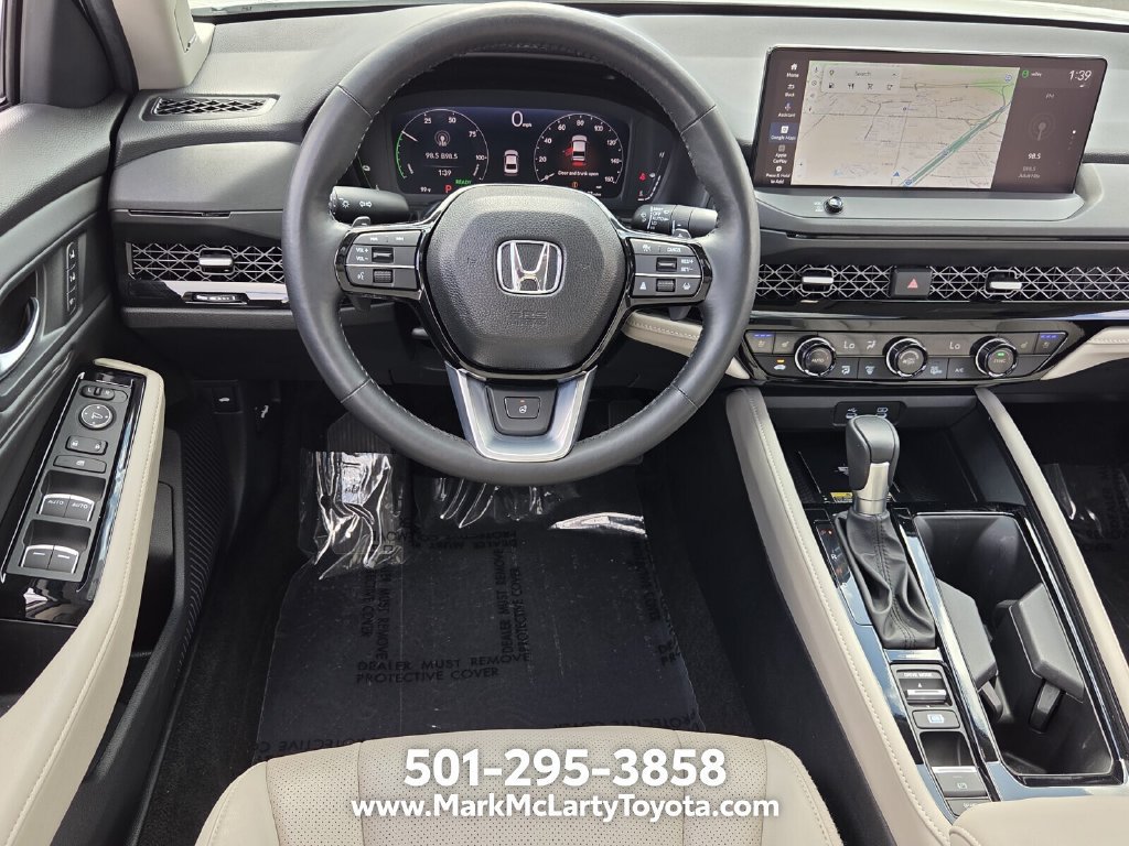 Used 2025 Honda Accord Touring image 11