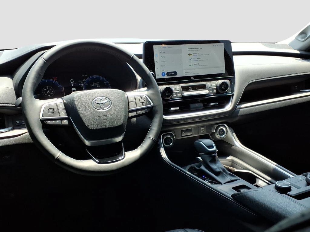 Used 2026 Toyota Grand Highlander AWD image 12
