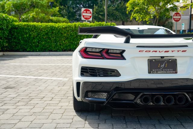 Used 2024 Chevrolet Corvette Z06 w/ Z07 Performance Package RWD image 24