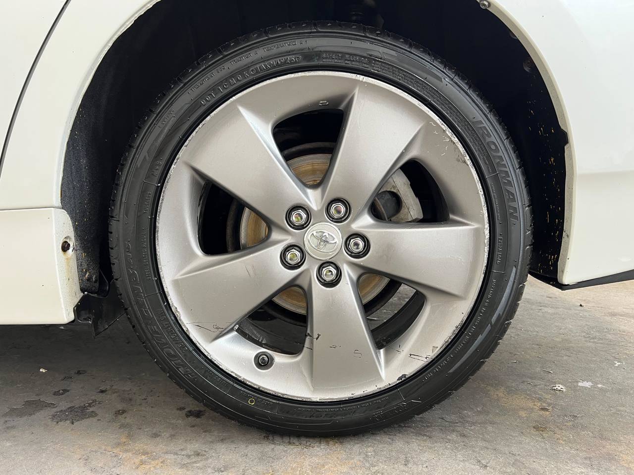 Used 2015 Toyota Prius Persona Series FWD image 28