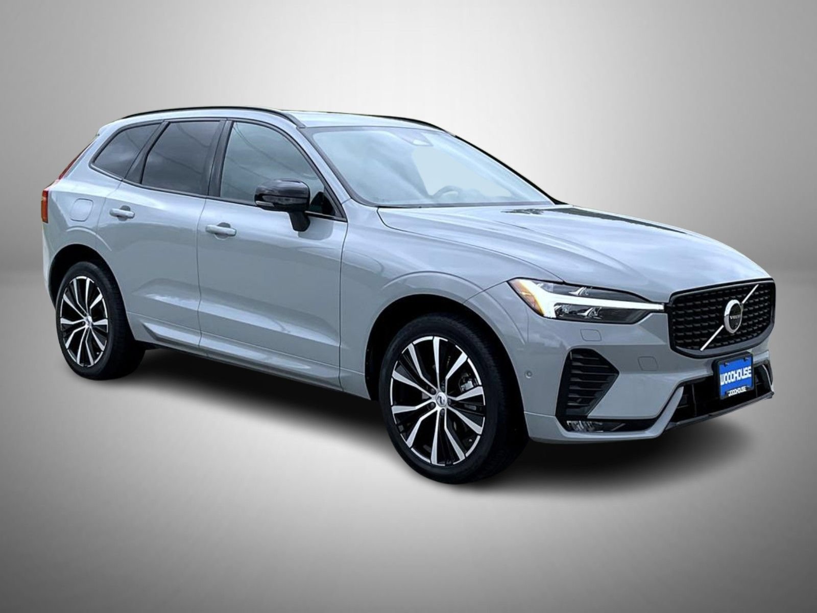 Used 2024 Volvo XC60 B5 Plus w/ Protection Package Premier AWD/4WD image 3