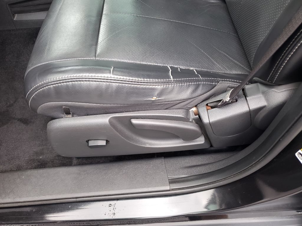 Used 2012 Jeep Liberty Limited Jet w/ Comfort/Convenience Group AWD/4WD image 17