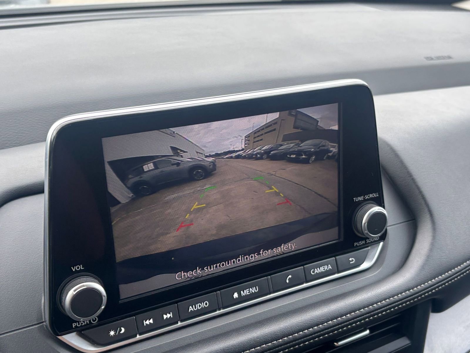 Used 2025 Nissan Rogue SV FWD image 25