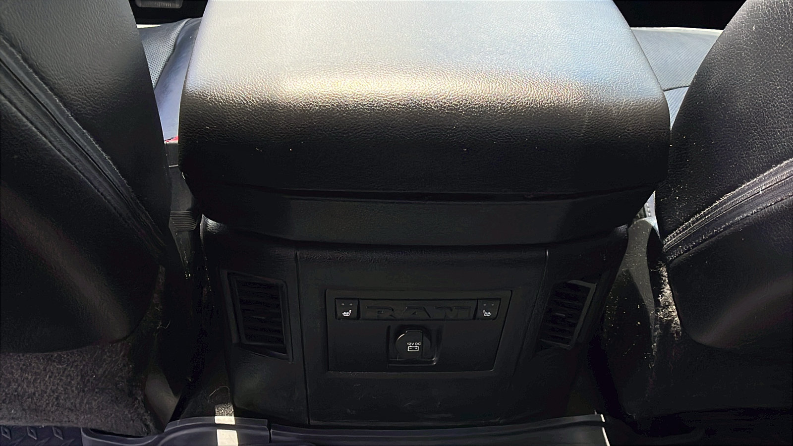 Used 2018 RAM 2500 Laramie w/ Sport Appearance Group AWD/4WD image 23